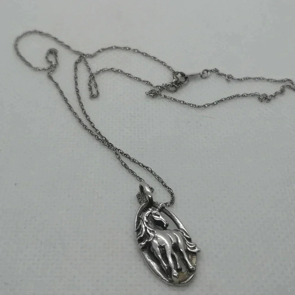 Sterling horse  necklace - Picture 2 of 3